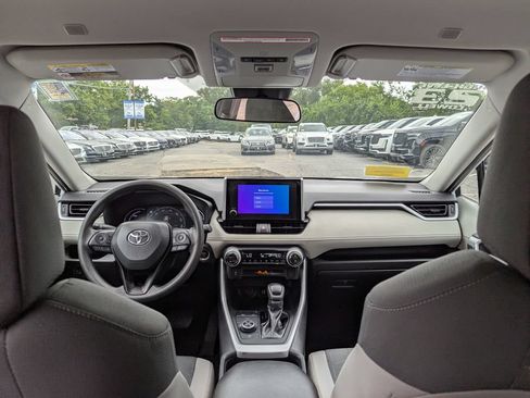 Used 2023 Toyota RAV4 XLE AWD/4WD image 39