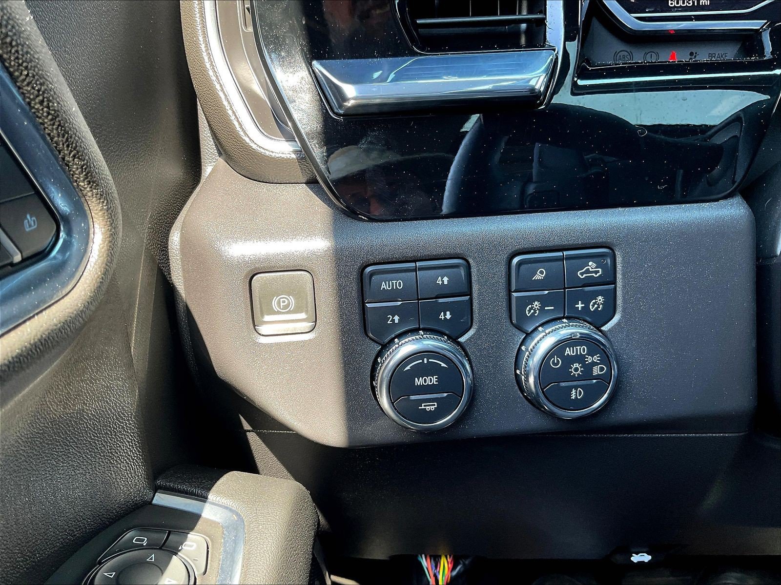 Used 2024 GMC Sierra 1500 SLT w/ SLT Premium Plus Package AWD/4WD image 38
