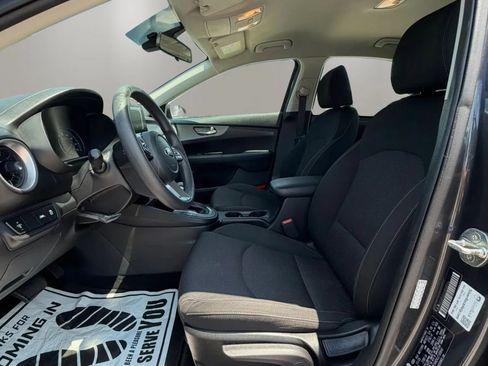 Used 2020 Kia Forte LXS FWD image 9