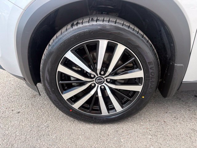 Used 2024 Nissan Pathfinder Platinum AWD/4WD image 13
