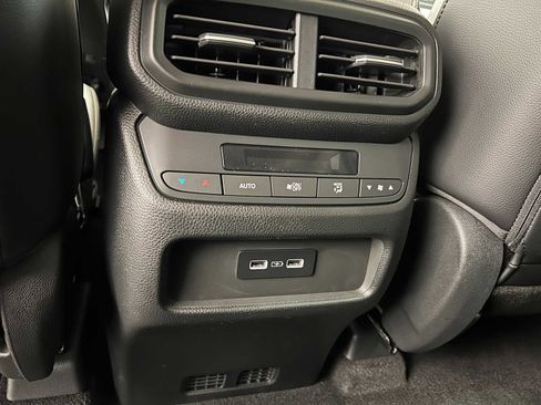 New 2025 Honda Pilot Touring image 32