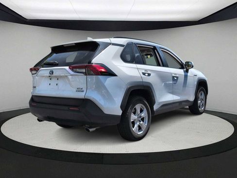 Used 2021 Toyota RAV4 XLE w/ Convenience Package AWD/4WD image 8