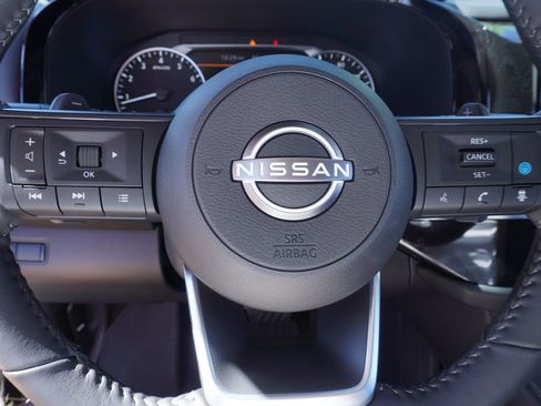 New 2025 Nissan Pathfinder SV image 18