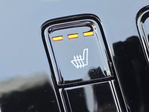 Used 2023 Kia Niro EX Touring image 7