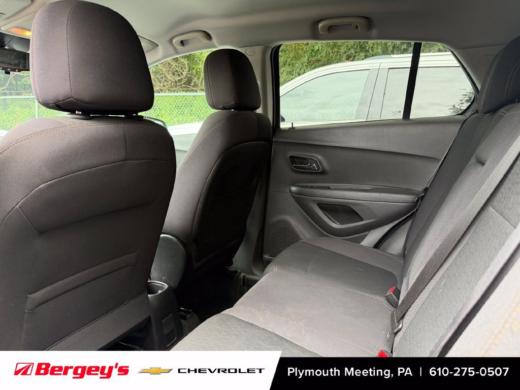 Used 2020 Chevrolet Trax LS w/ Tint and Cruise Package FWD image 5
