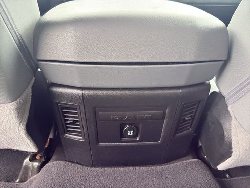 Used 2018 RAM 1500 Big Horn AWD/4WD image 32