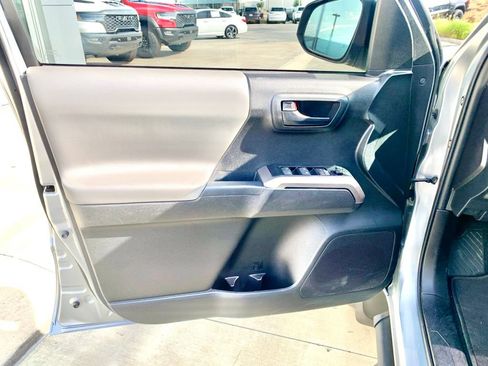 Used 2023 Toyota Tacoma SR5 RWD image 10