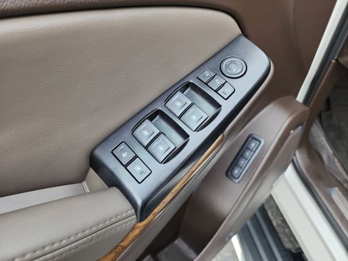 Used 2019 GMC Yukon Denali w/ Denali Ultimate Package image 17