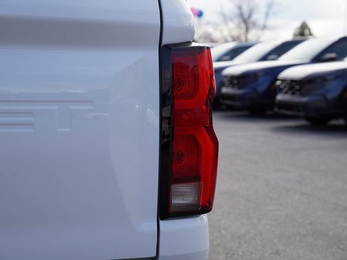 Used 2023 Chevrolet Colorado Z71 w/ Z71 Convenience Package 2 image 8