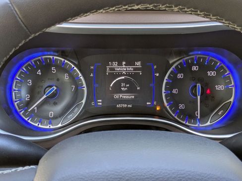 Used 2023 Chrysler Voyager LX FWD image 18