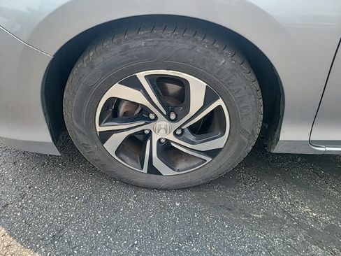 Used 2017 Honda Accord LX image 10
