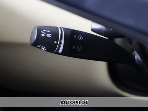 Used 2017 Tesla Model X 75D image 3