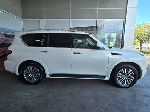Used 2024 Nissan Armada SL w/ Captain's Chairs Package RWD image 4