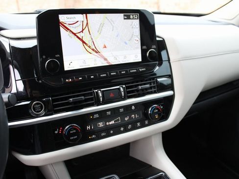 Used 2024 Nissan Pathfinder SL w/ SL Premium Package image 7