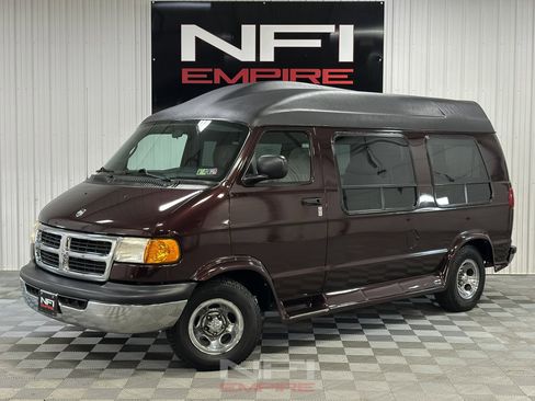 Used 2002 Dodge B1500 image 1