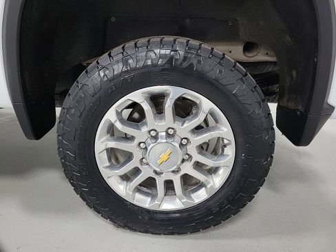 Used 2024 Chevrolet Silverado 2500 LTZ w/ LTZ Plus Package image 8