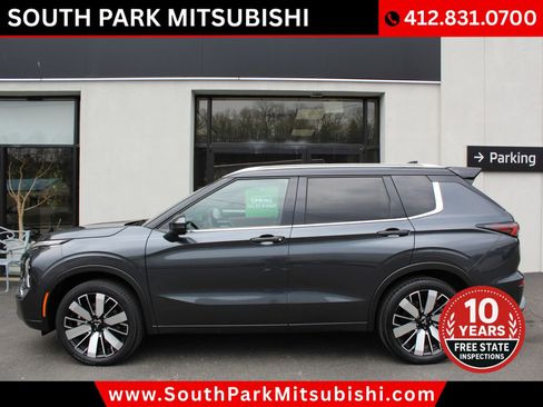 Used 2025 Mitsubishi Outlander SEL image 1