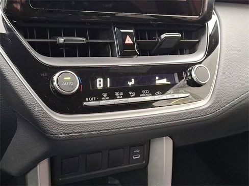 Used 2024 Toyota Corolla Cross Hybrid Nightshade image 15