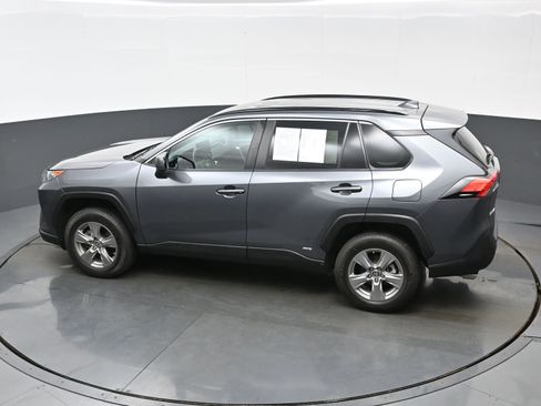 Used 2022 Toyota RAV4 LE AWD/4WD image 35