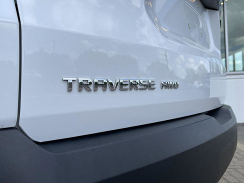 Used 2023 Chevrolet Traverse LT w/ LPO, Cargo Package AWD/4WD image 11