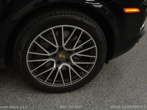 Used 2021 Porsche Cayenne S image 43