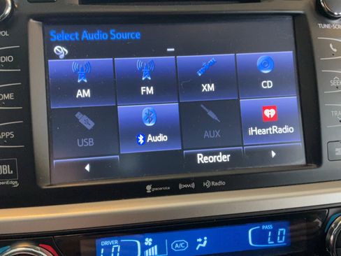 Used 2016 Toyota Highlander Limited FWD image 11
