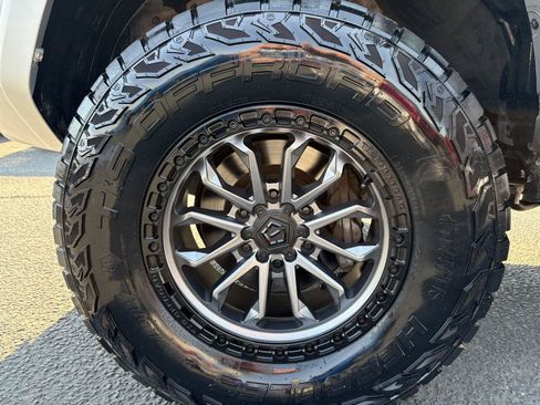 Used 2019 Toyota 4Runner SR5 AWD/4WD image 29