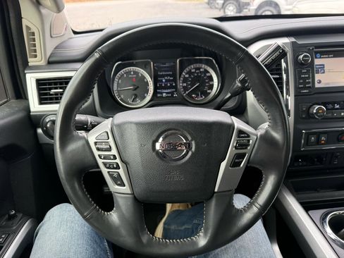 Used 2017 Nissan Titan PRO-4X image 25