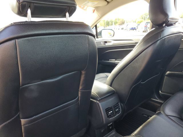 Used 2017 Ford Fusion Energi SE FWD image 29