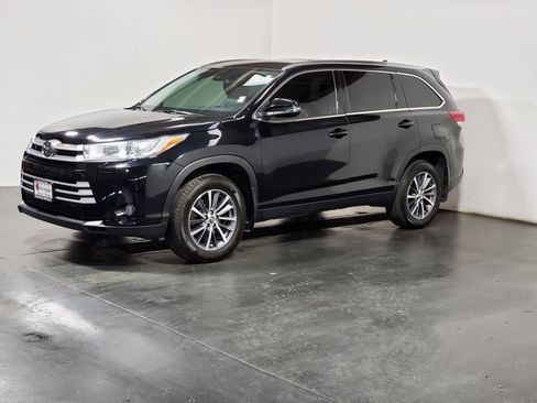 Used 2019 Toyota Highlander XLE image 5
