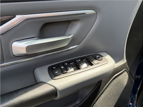 Used 2019 RAM 1500 Big Horn RWD image 17