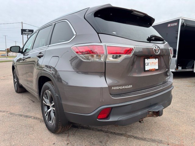 Used 2017 Toyota Highlander XLE AWD/4WD image 5