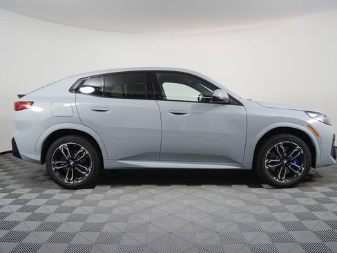 New 2026 BMW X2 xDrive28i w/ Technology Package AWD/4WD image 2