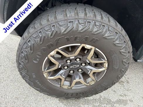 Used 2024 Chevrolet Colorado ZR2 w/ ZR2 Convenience Package III AWD/4WD image 11