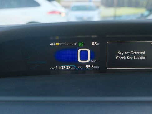 Used 2017 Toyota Prius Prime Advanced image 19