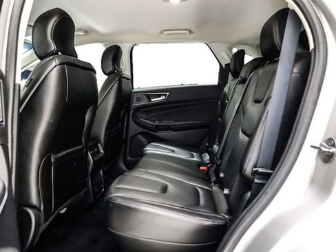 Used 2019 Ford Edge Titanium image 28