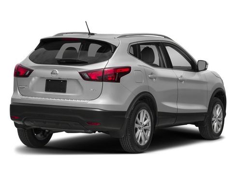 Used 2018 Nissan Rogue Sport SV w/ SV Technology Package AWD/4WD image 5