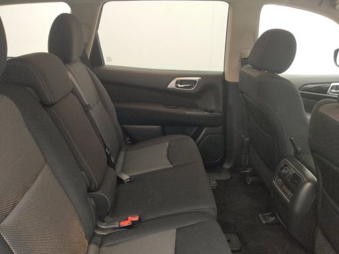 Used 2017 Nissan Pathfinder S image 19