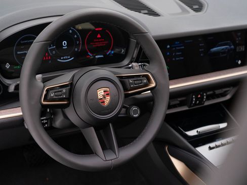 New 2026 Porsche Cayenne image 20