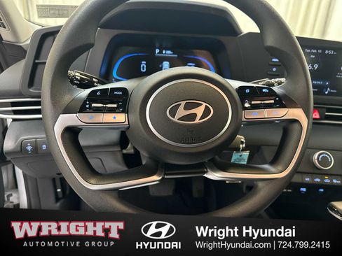 Certified 2025 Hyundai Elantra SE image 20