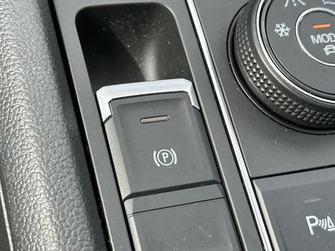 Used 2023 Volkswagen Atlas SE AWD/4WD image 53