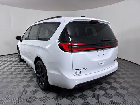 New 2026 Chrysler Pacifica Select w/ S Appearance Package AWD/4WD image 21
