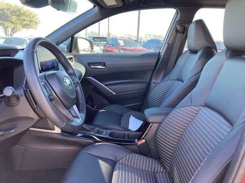 Used 2025 Toyota Corolla Cross AWD Hybrid image 10