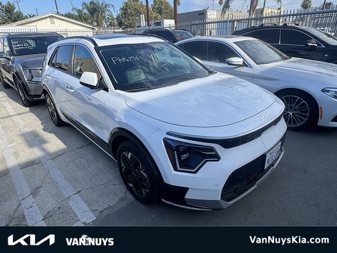 Used 2023 Kia Niro Wave FWD image 1