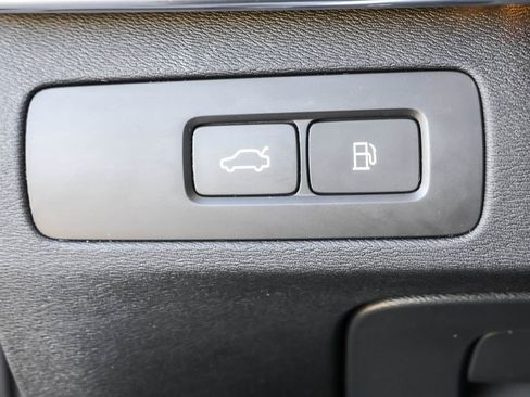 Used 2023 Volvo XC90 T8 Ultimate image 18