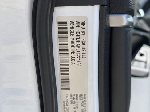 New 2026 Jeep Grand Cherokee Altitude AWD/4WD image 18