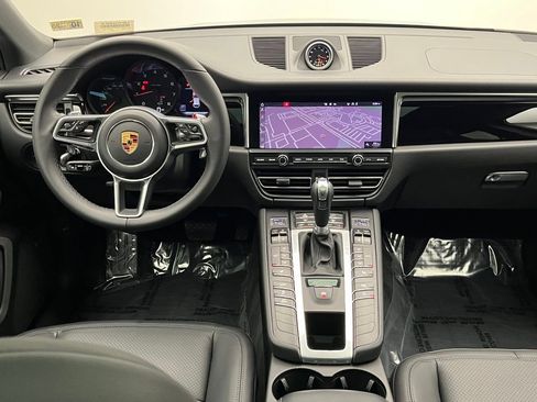 Used 2021 Porsche Macan image 30