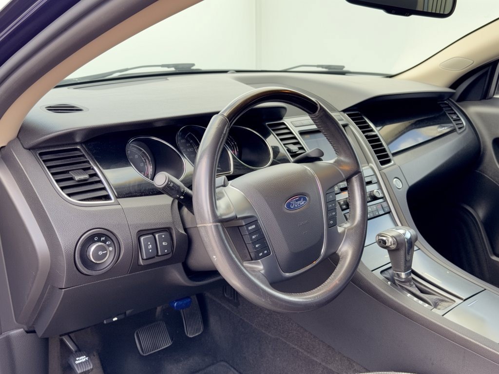 Used 2011 Ford Taurus Limited w/ 303A Rapid Spec Order Code FWD image 4