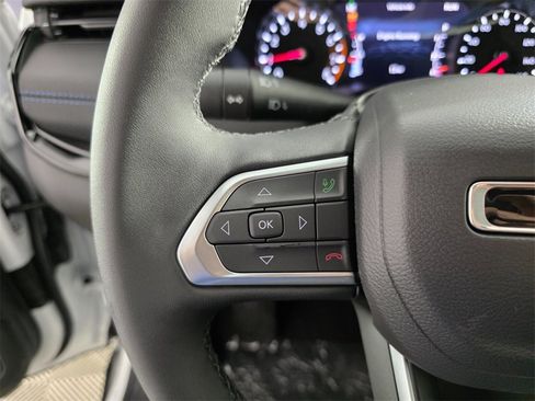 New 2026 Jeep Compass Latitude image 17