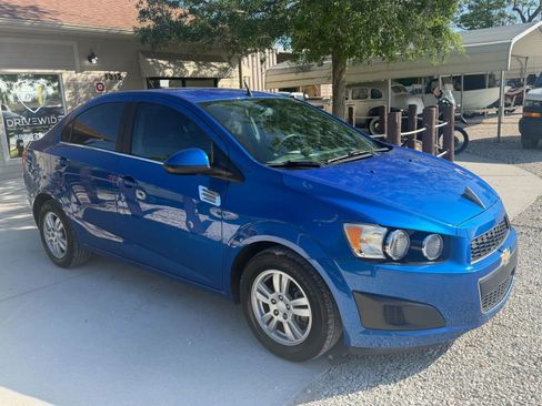 Used 2016 Chevrolet Sonic LT image 2